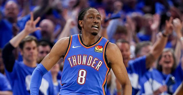 杰威：大三的时候感觉比赛慢了下来 那时候知道自己能进NBA了